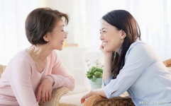 跟公婆住一起没有私密性,与公婆同住的生活困境