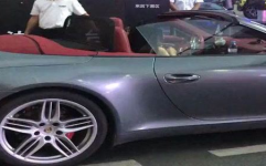 河南保时捷小姐姐,惊艳亮相，引发热议！